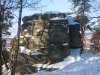 72-skamieniale-miasto-w-ciezkowicach-skalka-z-krzyzem-fot-piotr-firlej-www-skamienialemiasto-pl_
